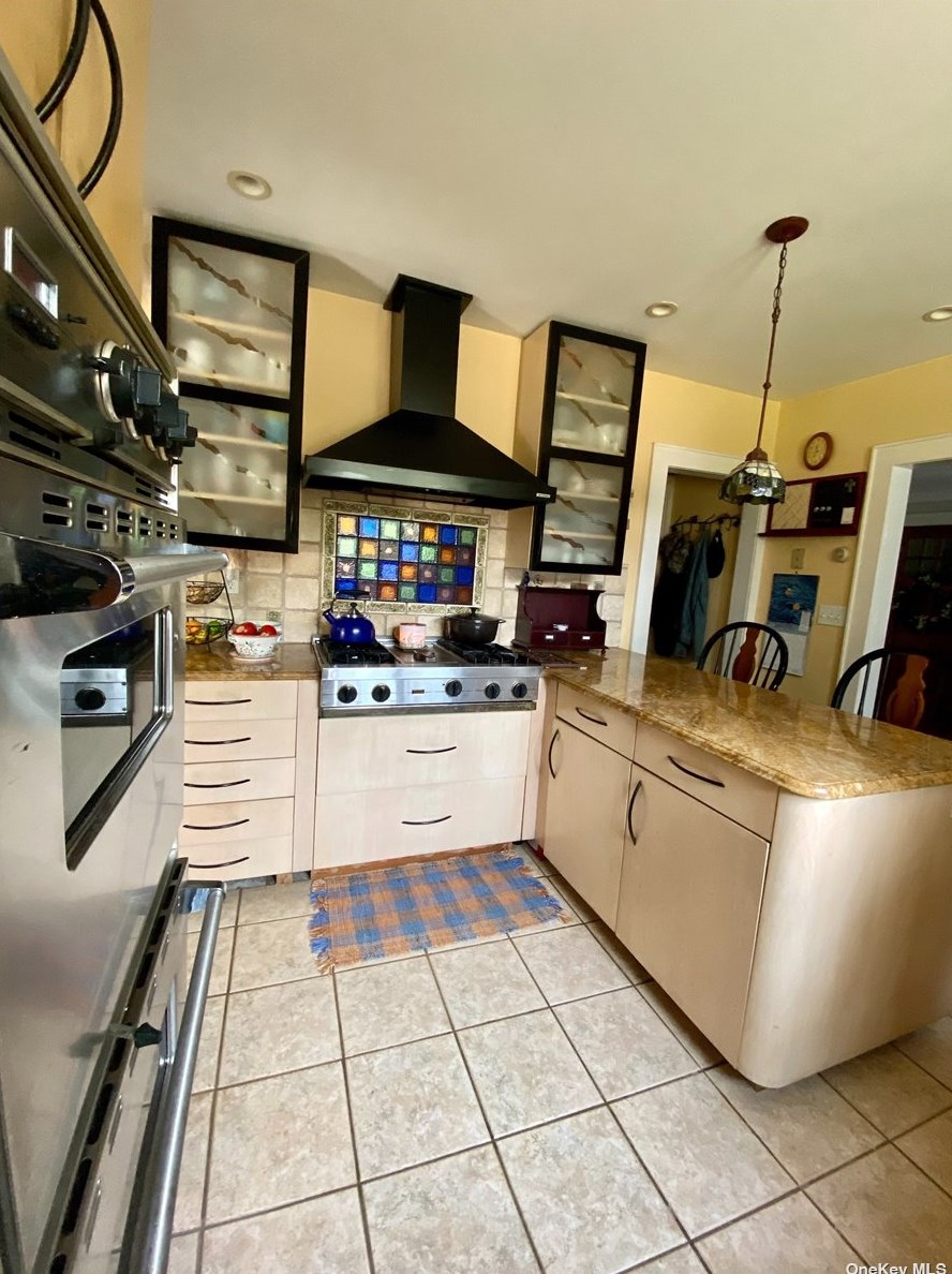 108 Tremont Ave, Gordon Heights NY  11763-3824 exterior