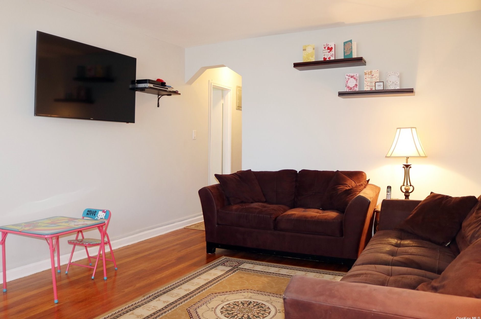 3505 204th St, Flushing, NY 11361-1214