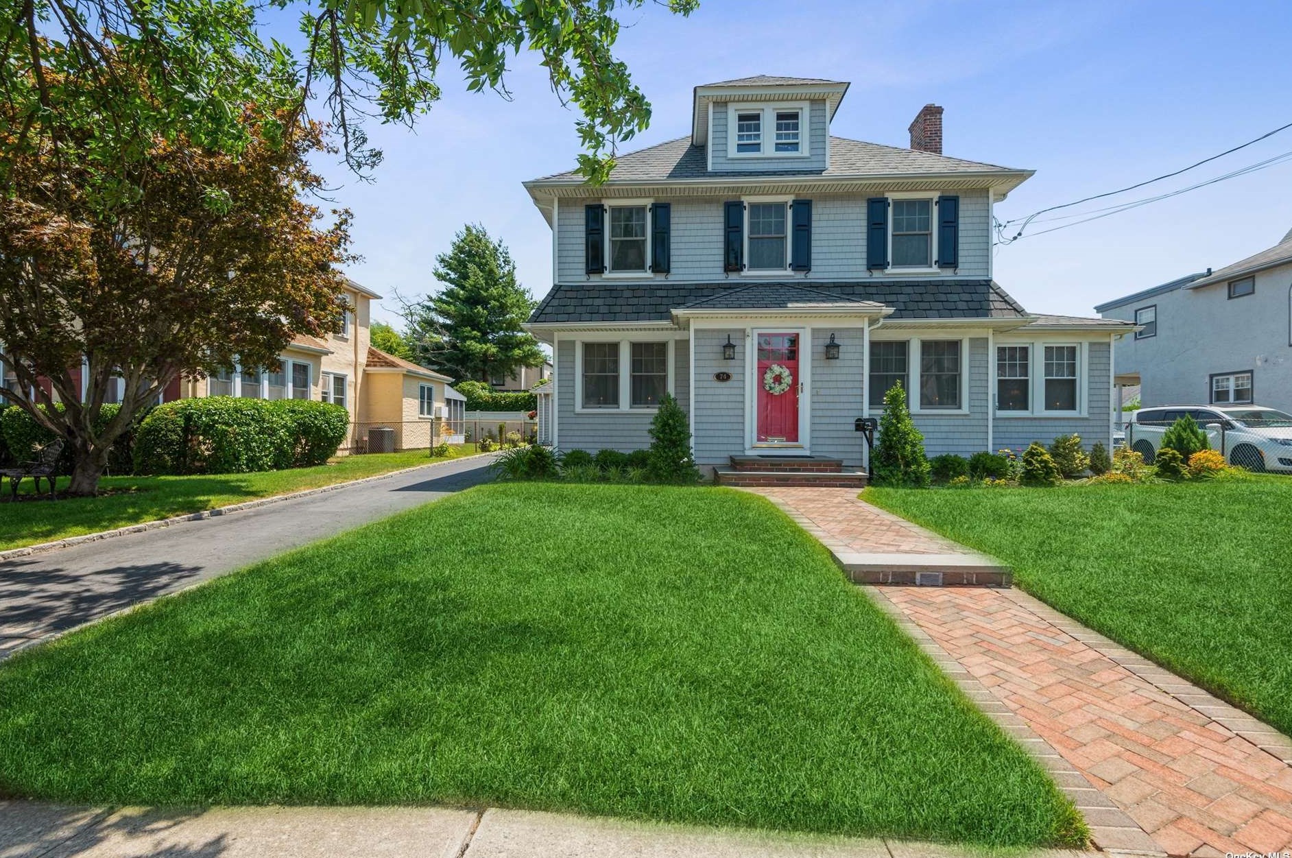 74 Buckingham Rd, Hempstead, NY 11552-1708