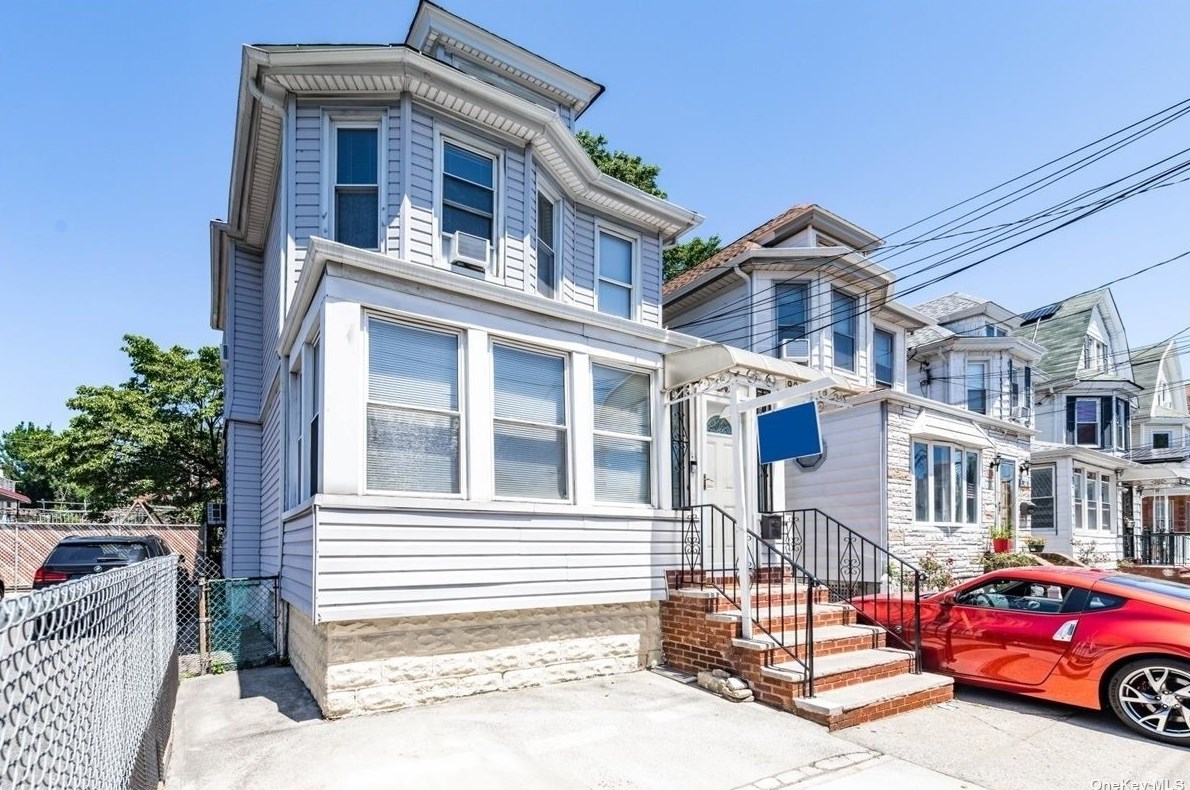 92-11 54th Ave, Flushing, NY 11373-1012