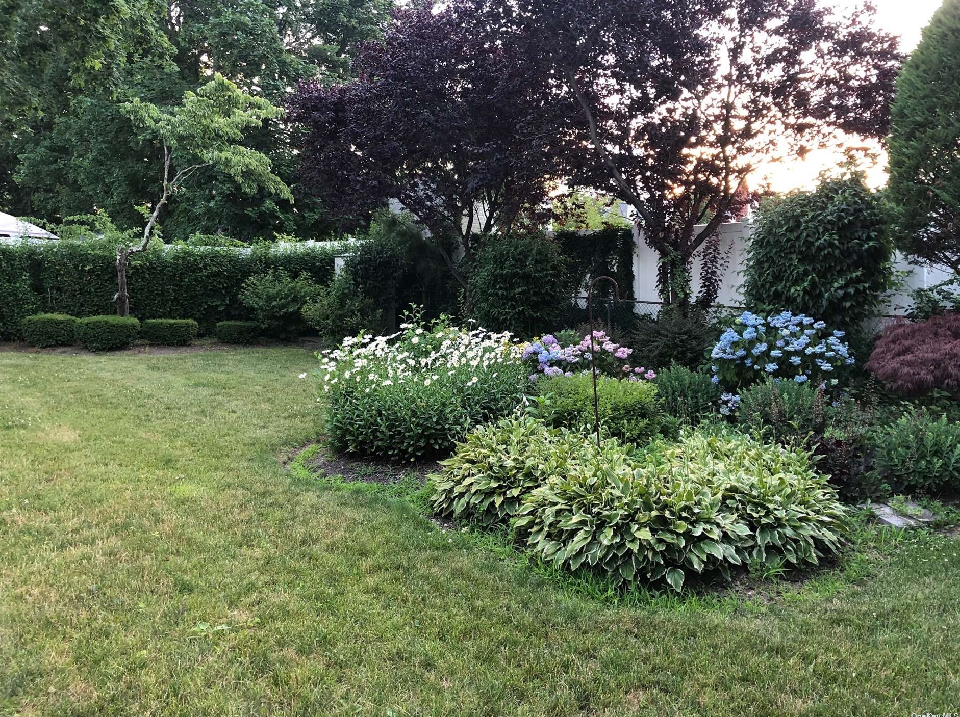 75 Dollard Dr, Babylon, NY 11703