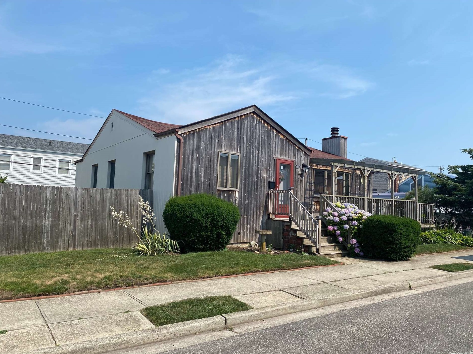 28 Farrell St, East Atlantic Beach, NY 11561-2604