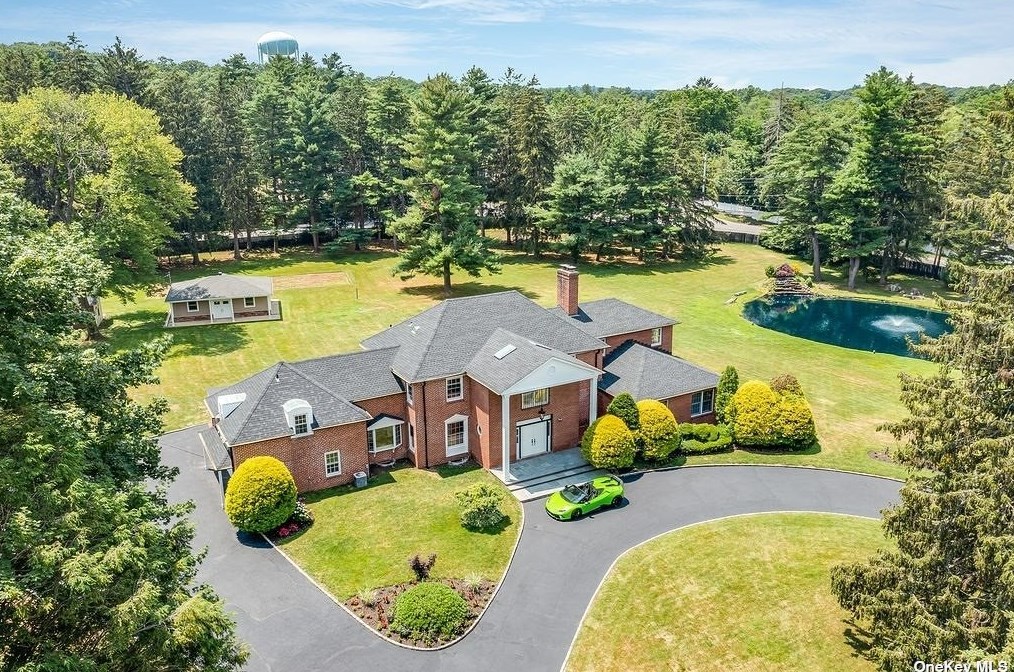 3 Woodacres Rd, Muttontown, NY 11545