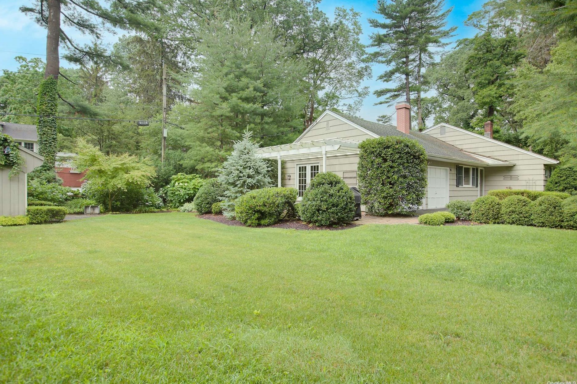 6 Wylie Way, Stonybrook, NY 11790-1100