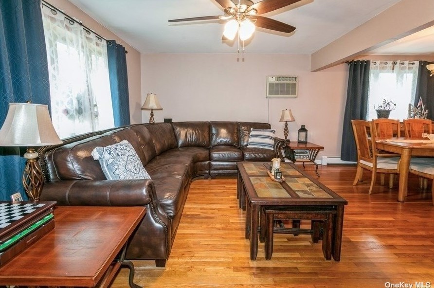 45 Irving Ave, Floral Park, NY 11001