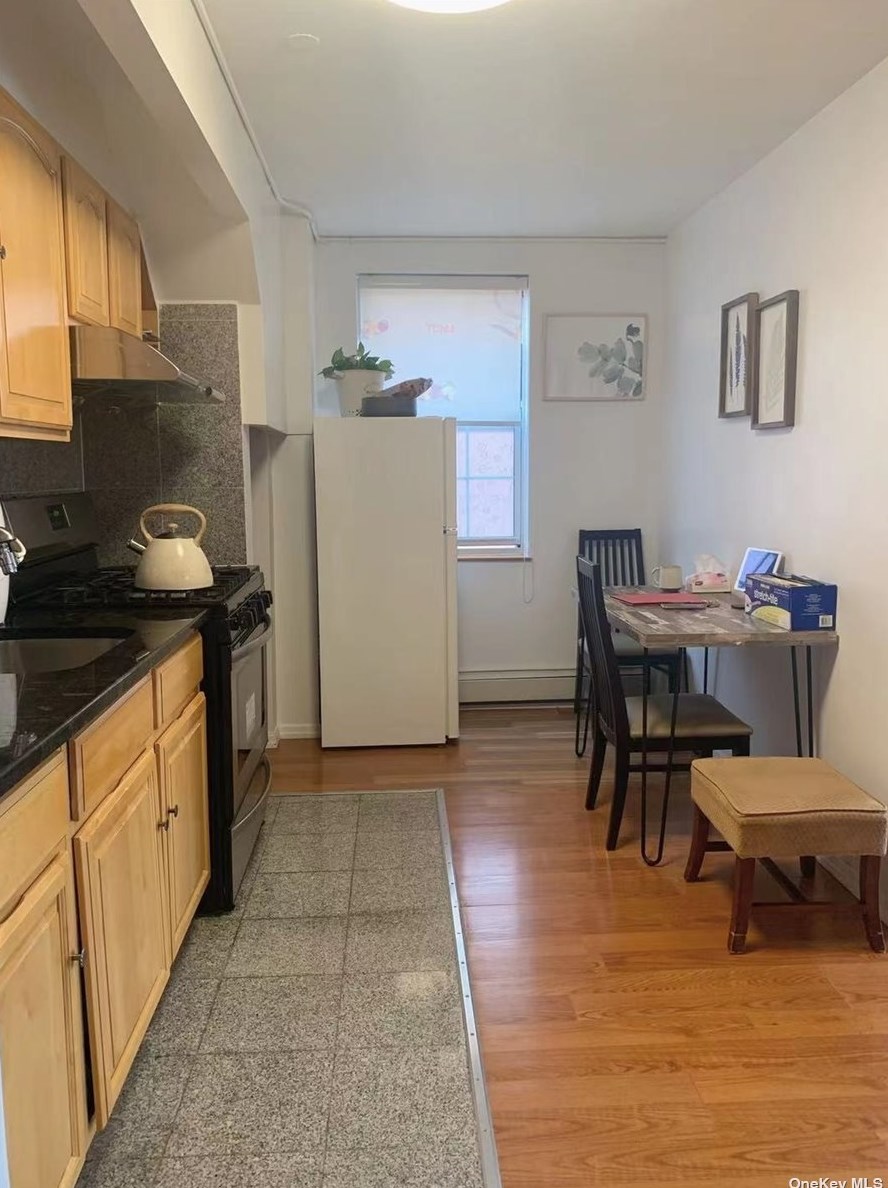 132-12 Pople Ave, Flushing, NY 11355-4557