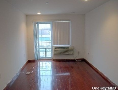 144-49 Barclay Ave #3a, Flushing, NY 11355