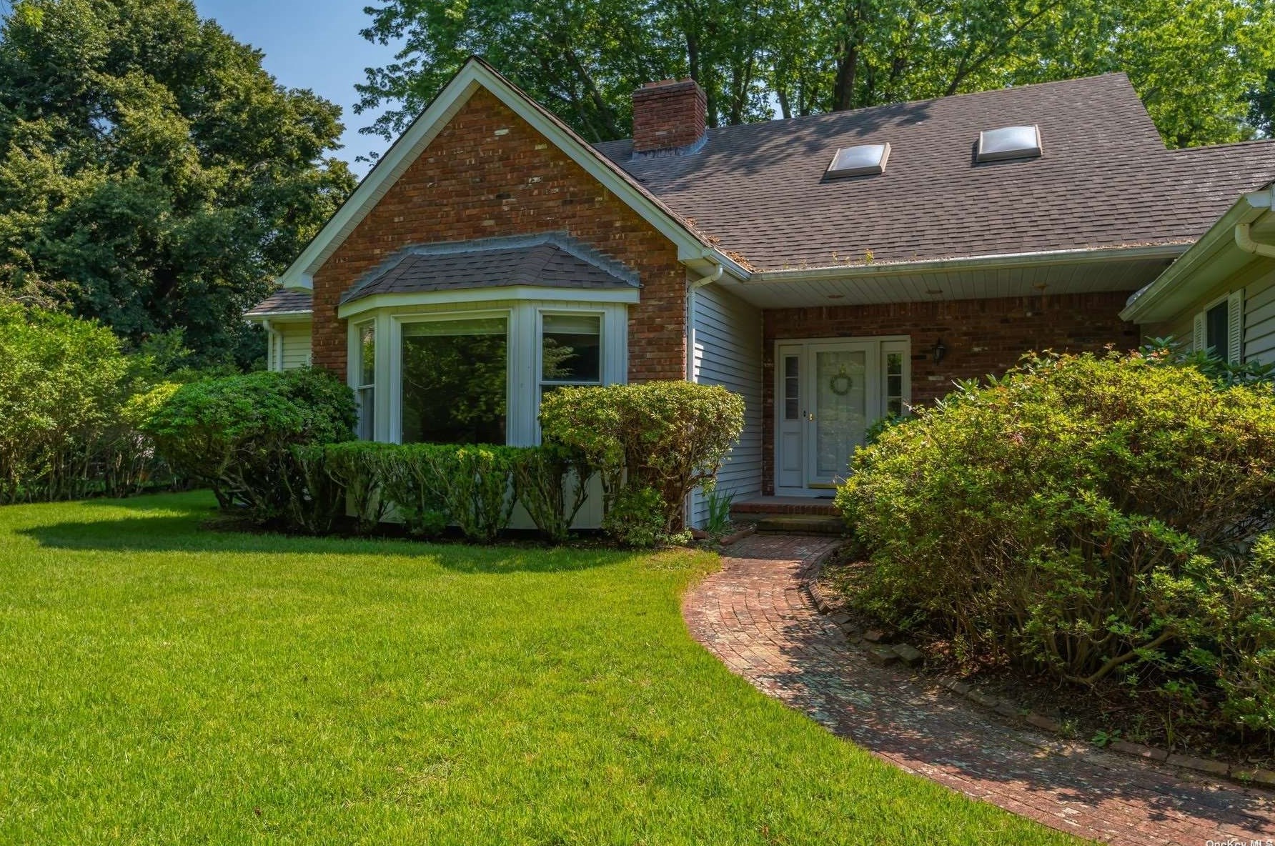 2045 Marratooka Rd, Mattituck, NY 11952-2262