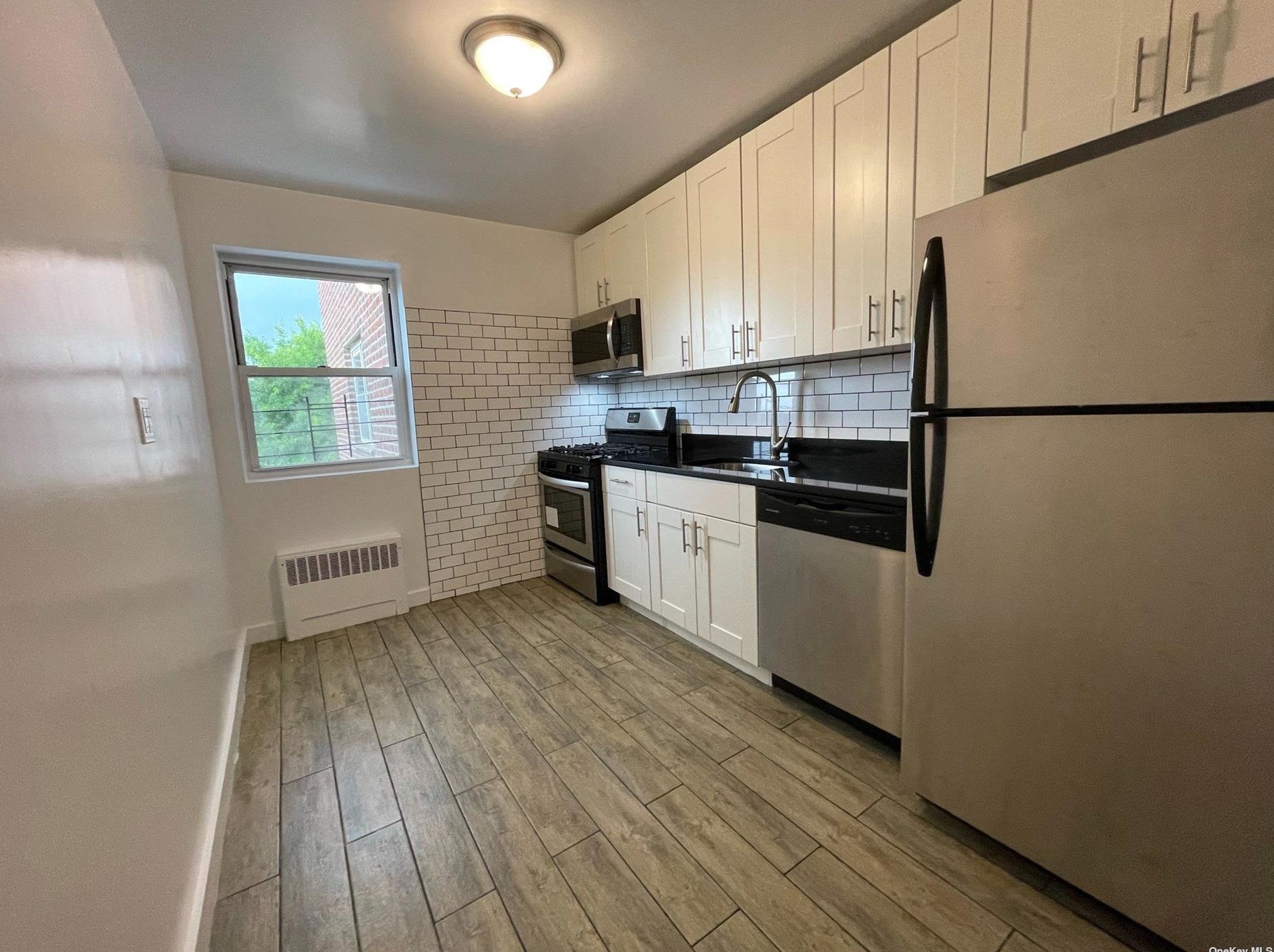 42-18 201st St #7g, Flushing, NY 11361