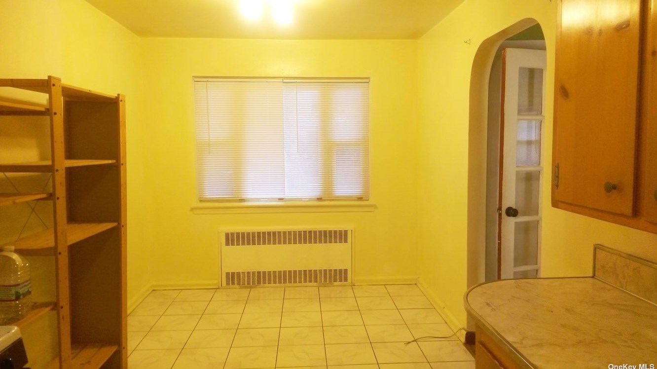 151-19 Bayside Ave, Flushing, NY 11354