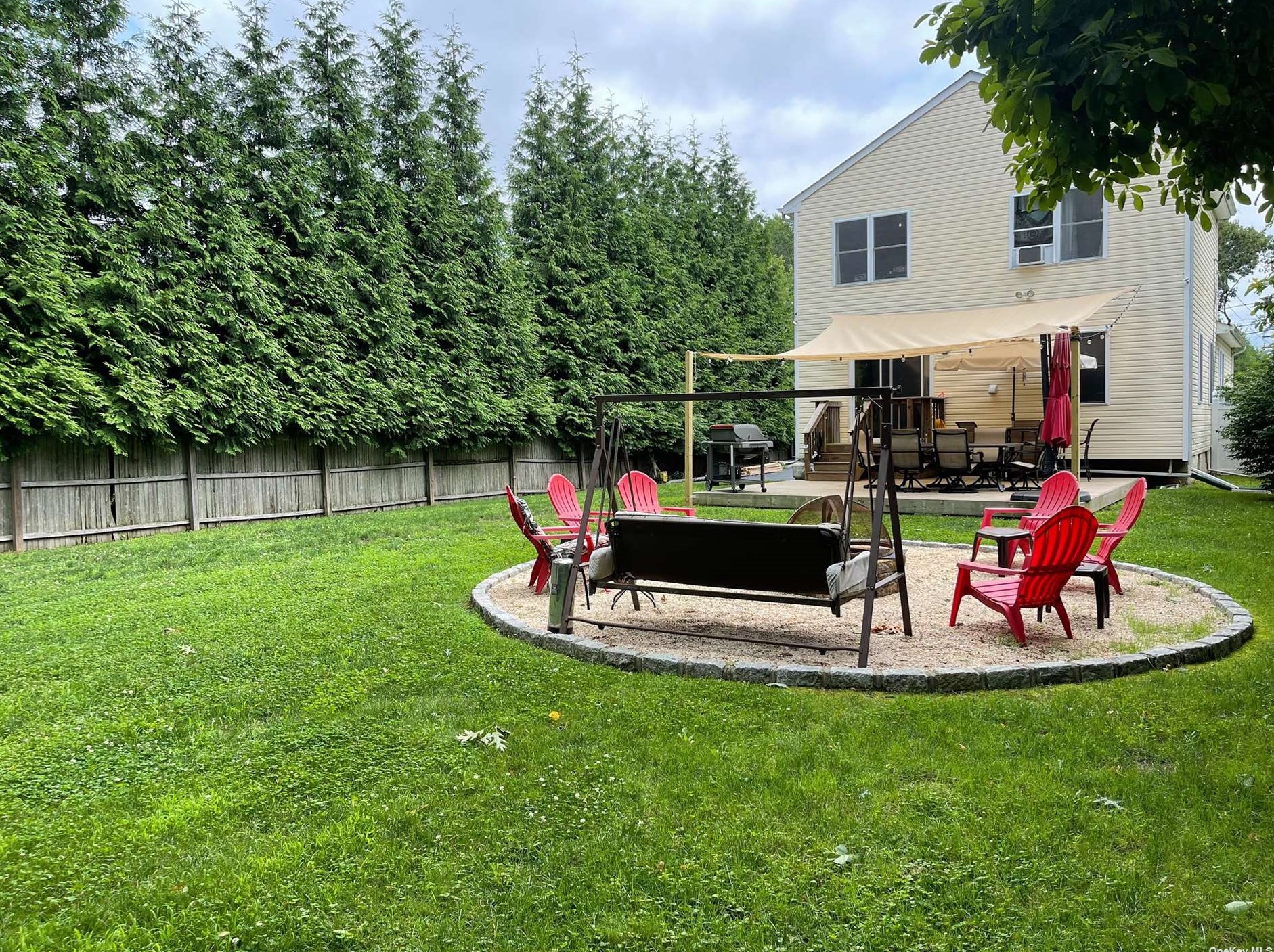 227 Grand Ave, Smith Point, NY 11967-1924