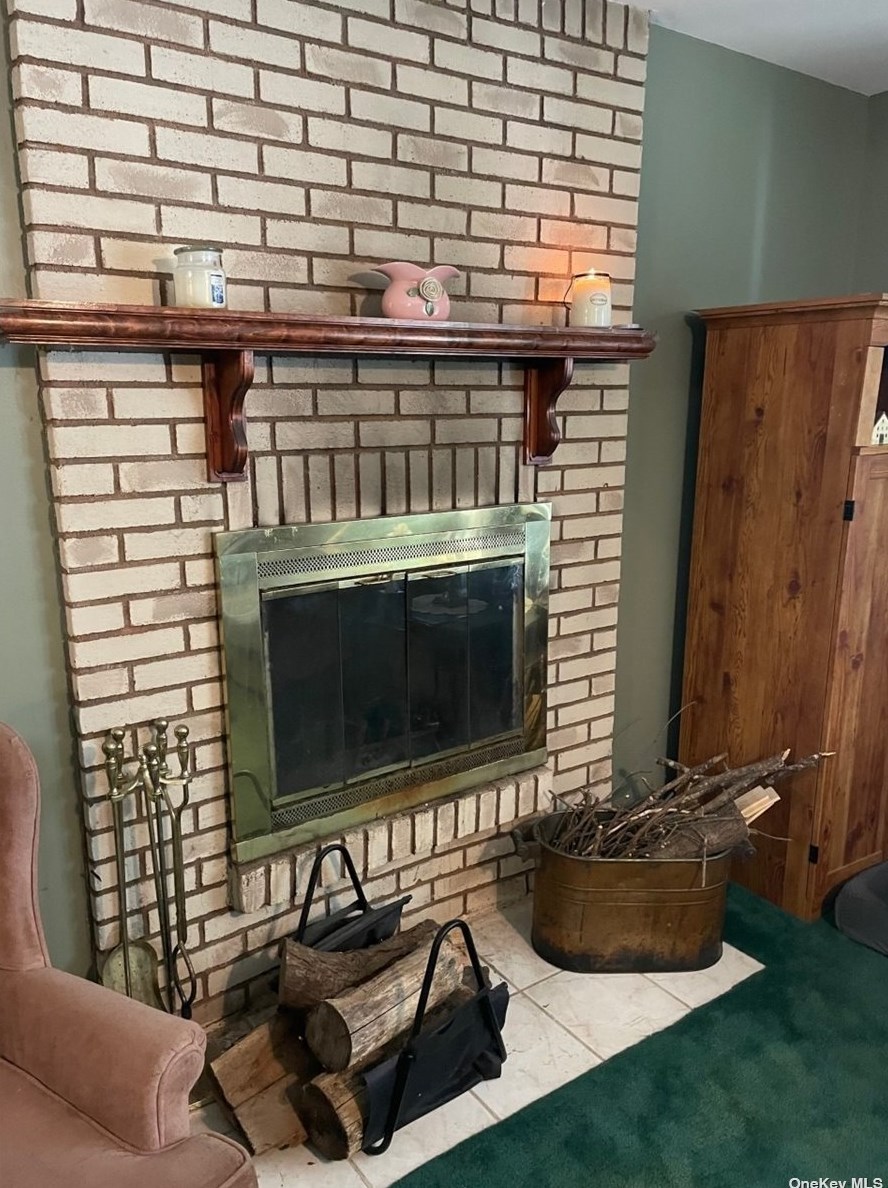 14 Poncho Dr, Manor Park NY  11950-1410 exterior
