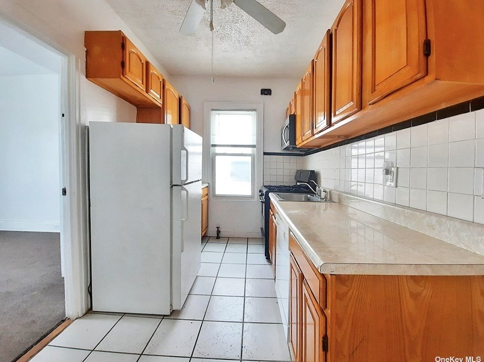 70-26 67th St, Flushing, NY 11385