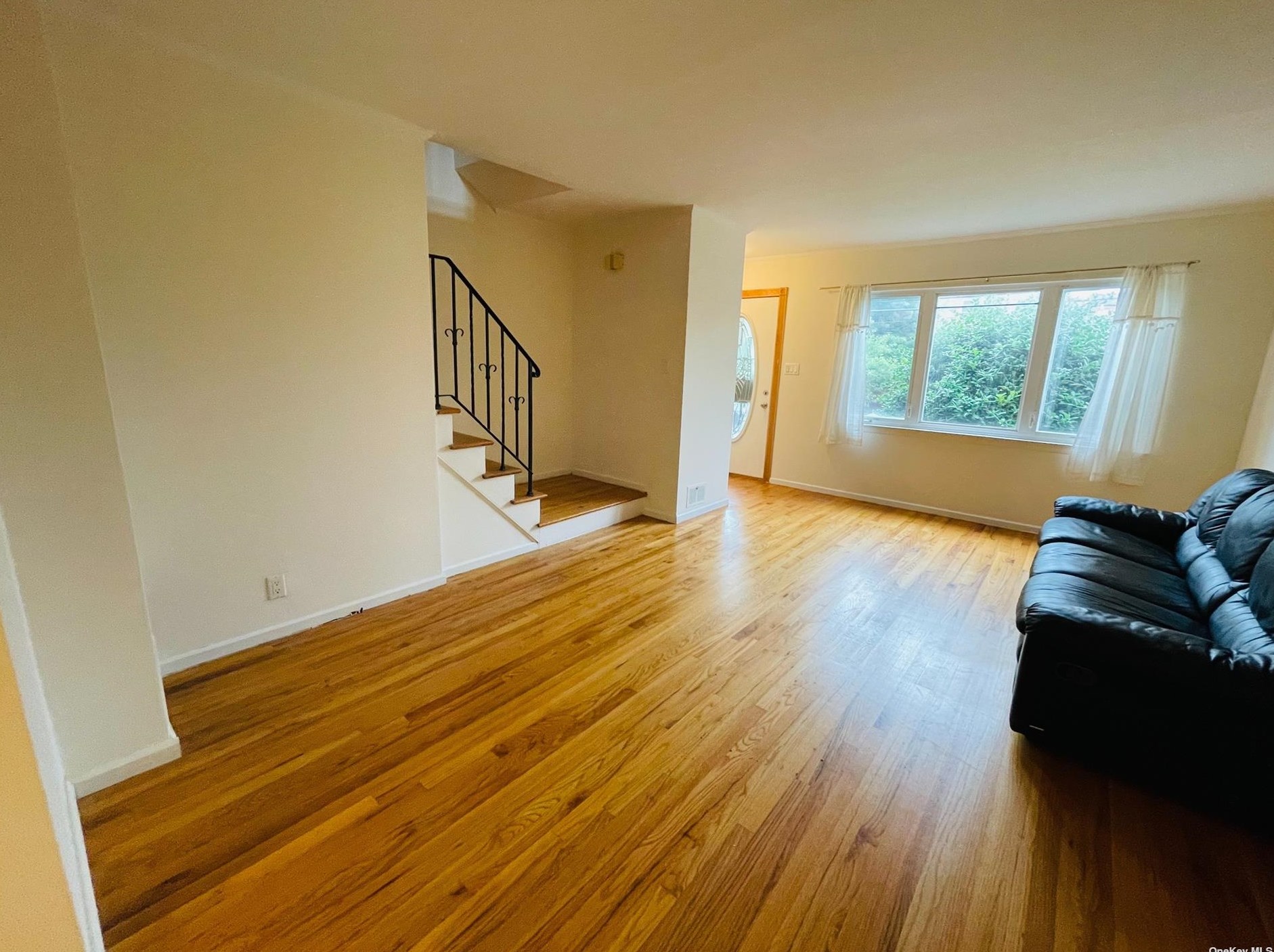 71-72 162nd St, Flushing, NY 11365-2042
