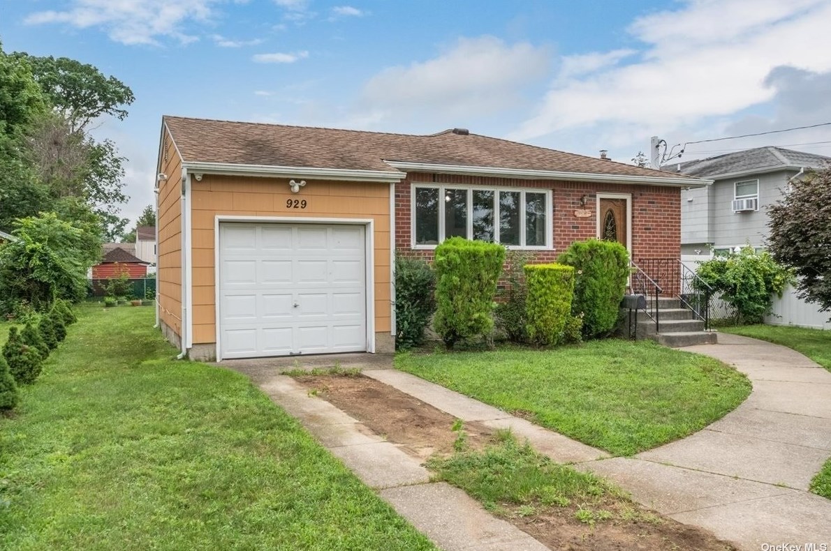 929 Little Neck Ave, North Bellmore, NY 11710