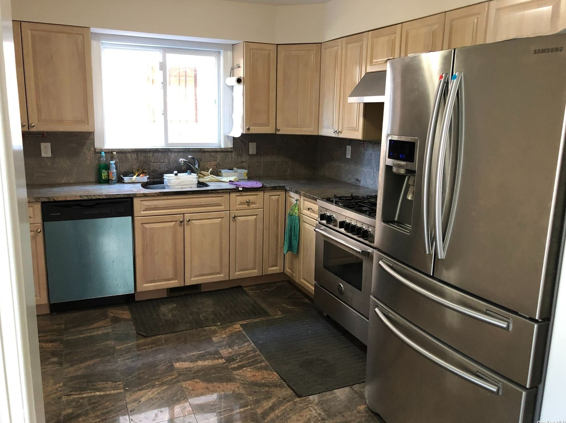 64-46 231st St #1st Fl, Flushing, NY 11364