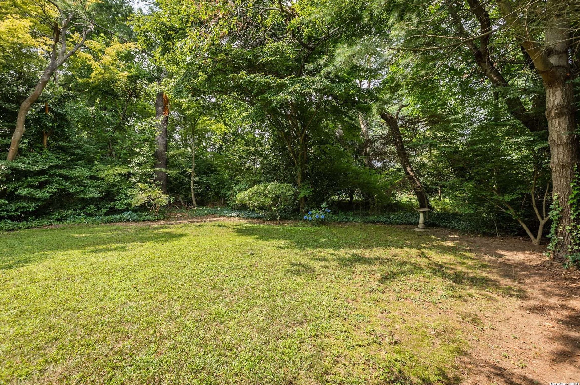 59 Clearview St, Hunt NY  11743-2449 exterior