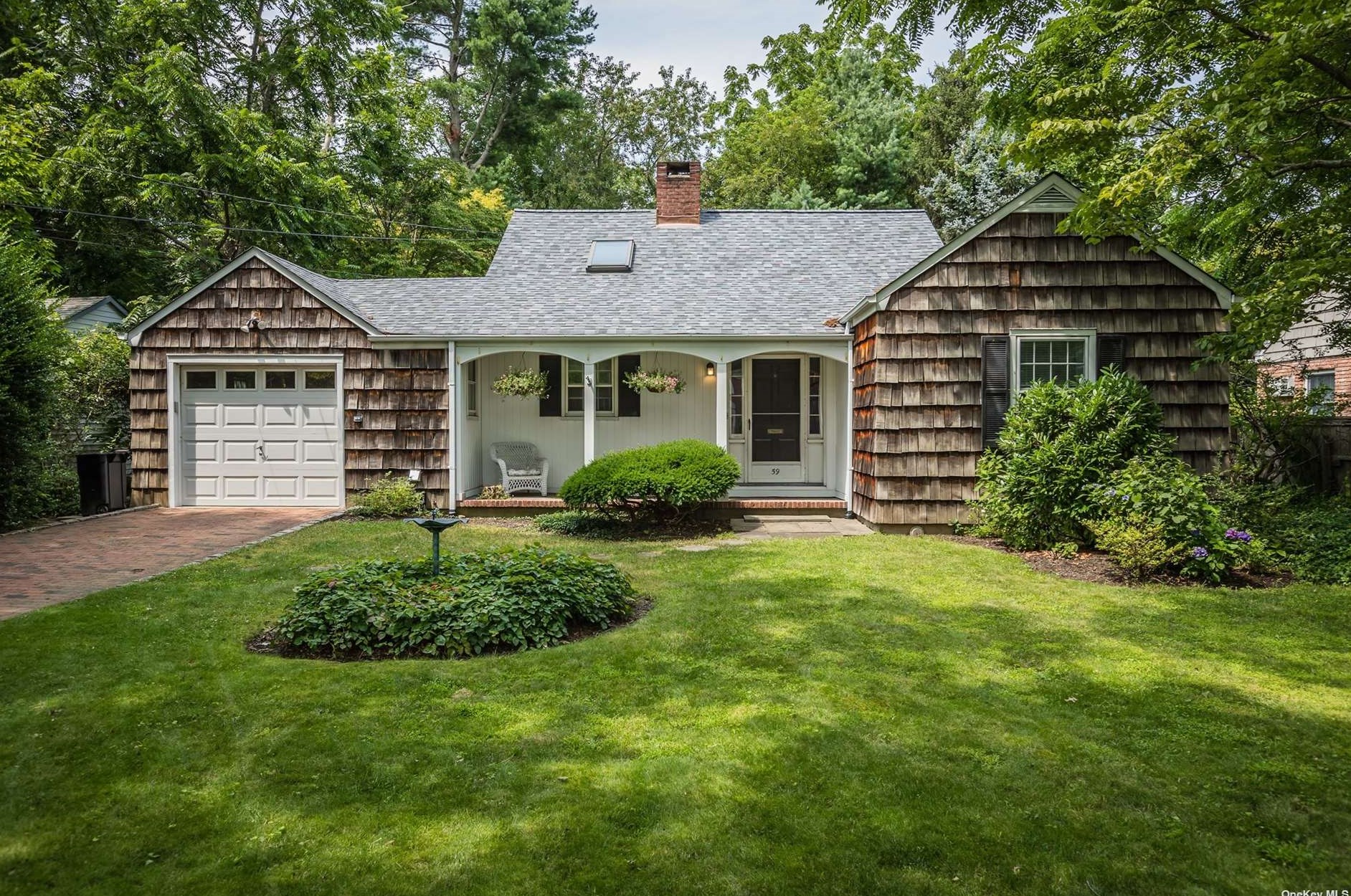 59 Clearview St, Hunt, NY 11743-2449