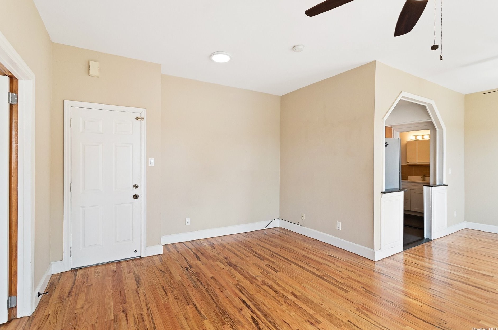 22-19 Hazen St, Flushing, NY 11370