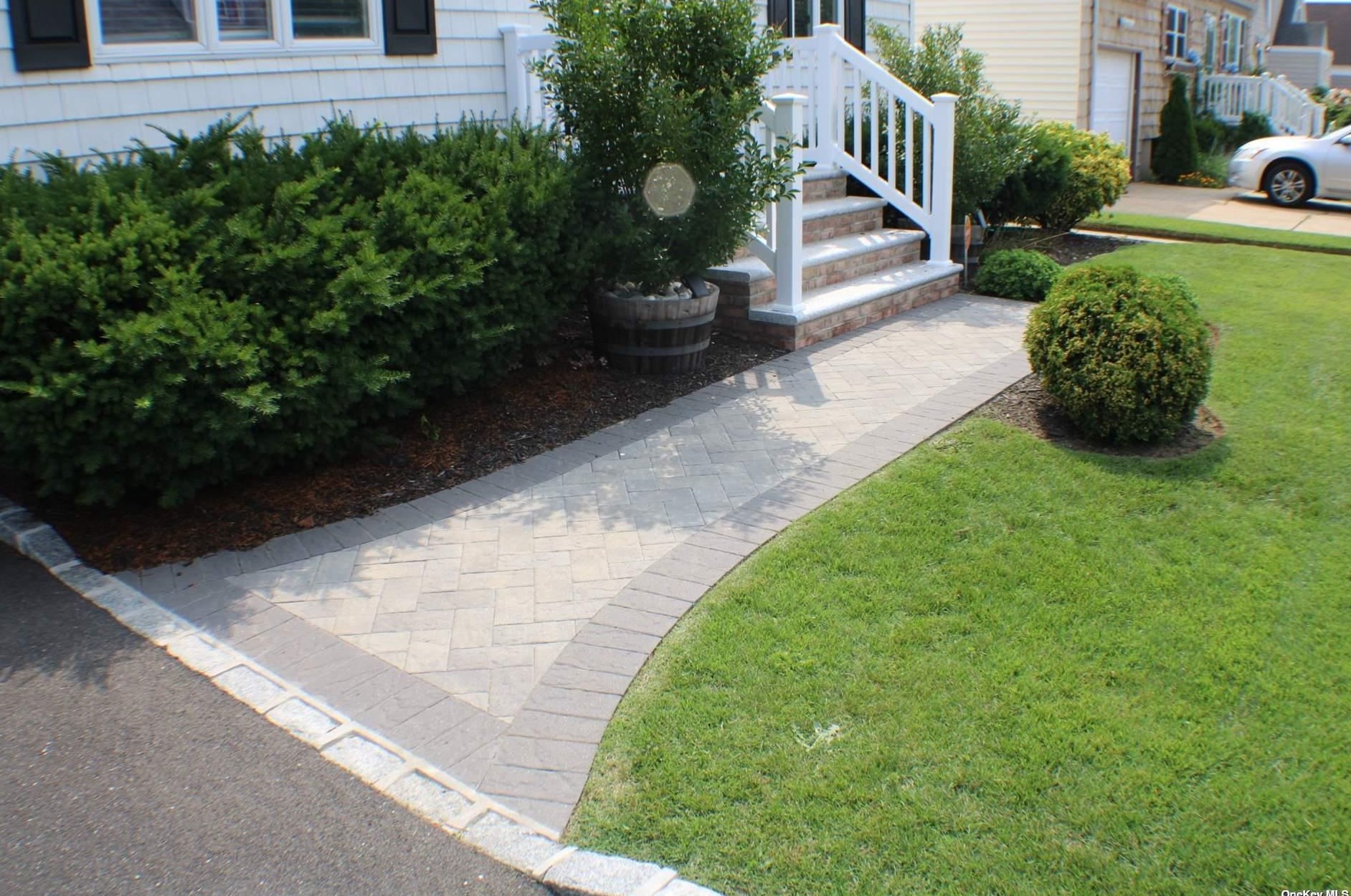 14 Lido Pkwy, North Lindenhurst, NY 11757
