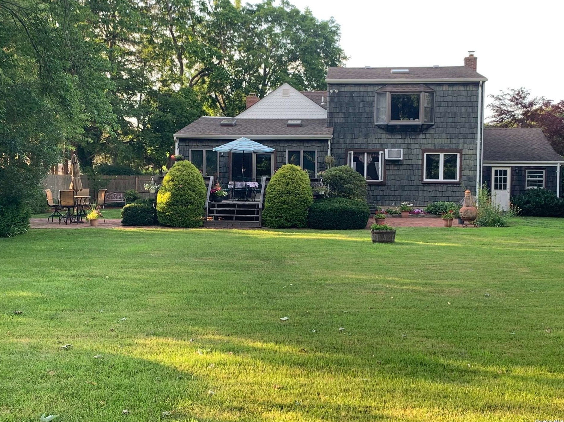 14 Arthur Ave, Canaan Lake, NY 11772-1835