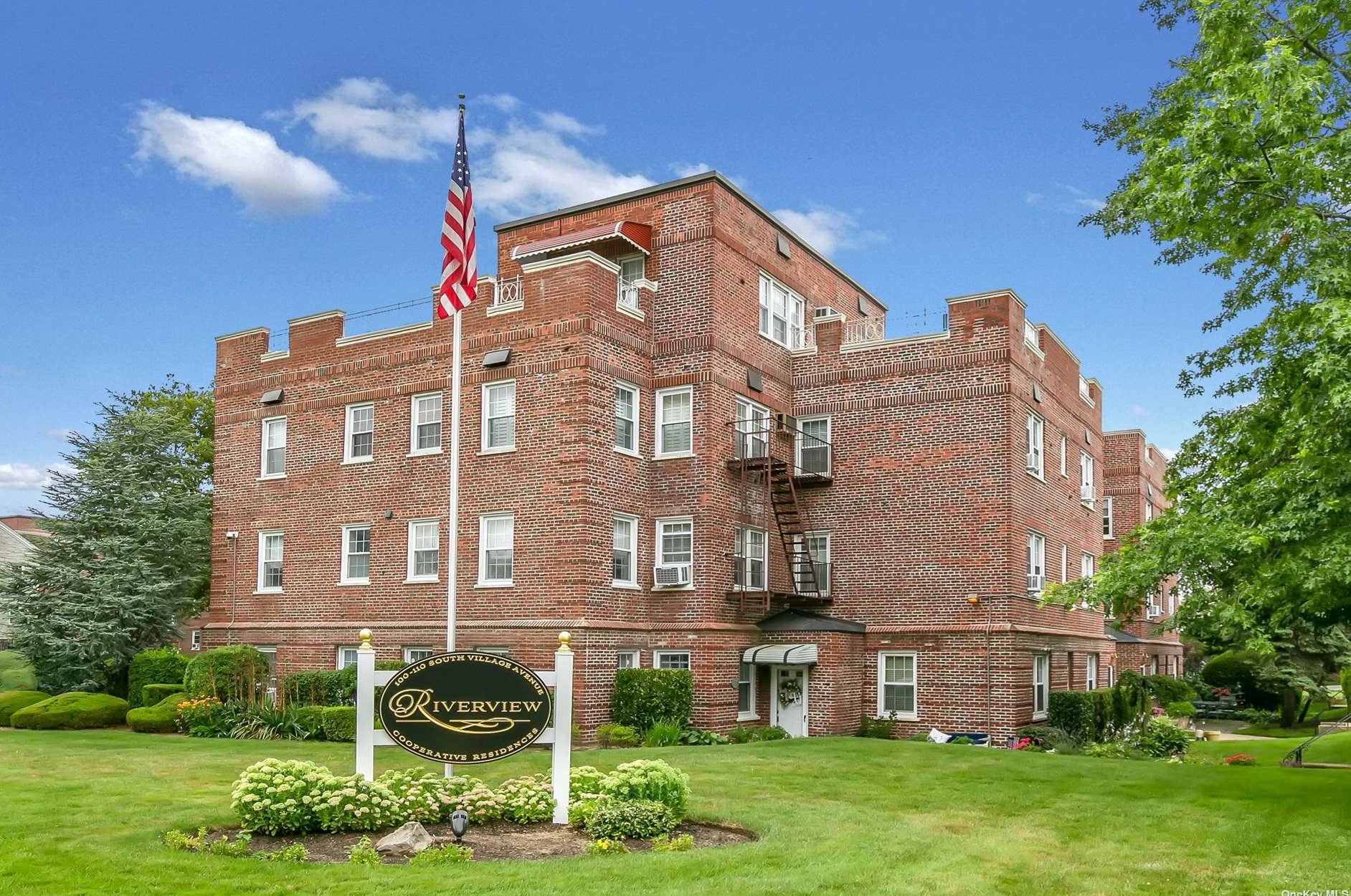 100 S Village Ave #1a, Rockville Centre, NY 11570