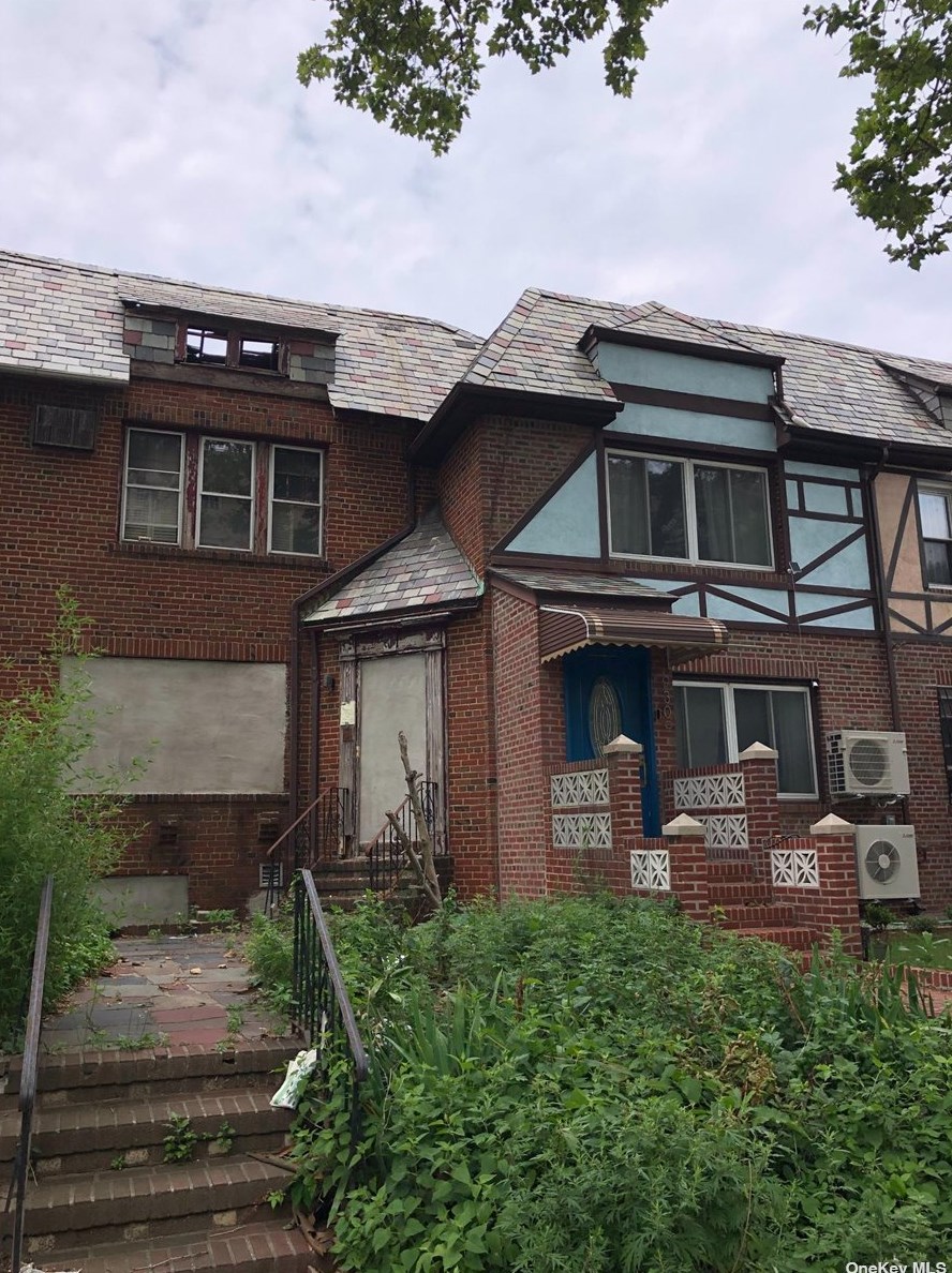 93-07 69th Ave, Flushing, NY 11375-5008