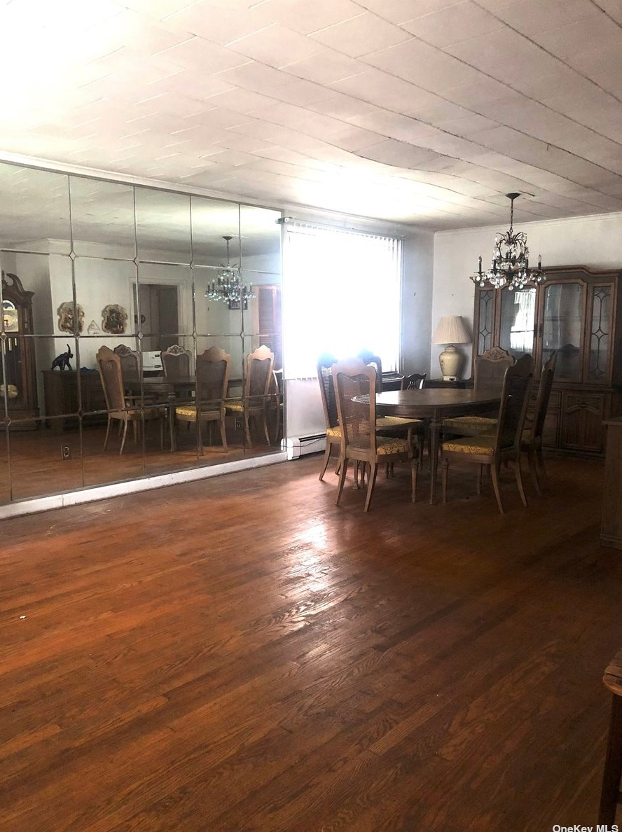 54 Annuskemunnica Rd, Babylon, NY 11702