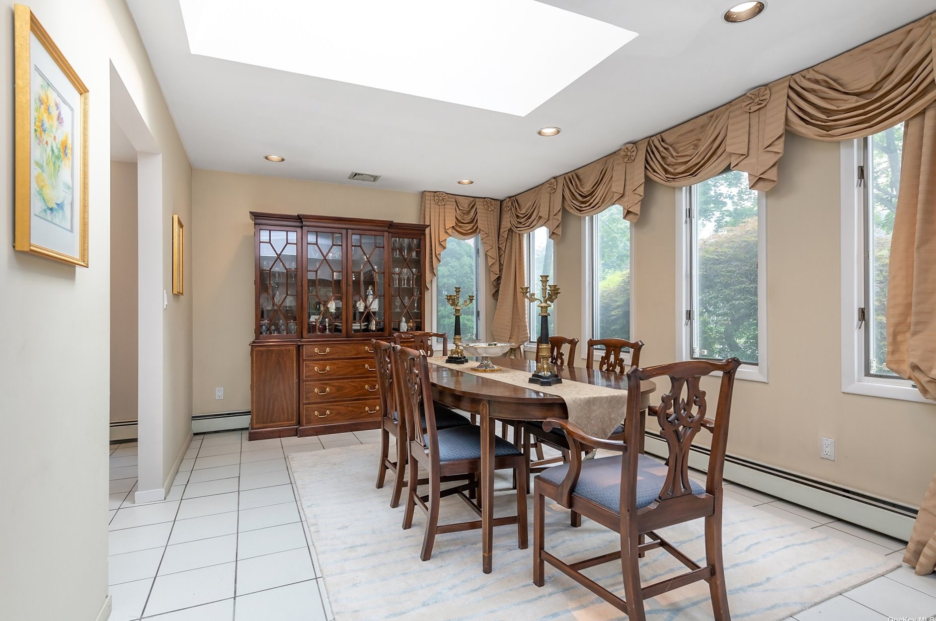 177 Shepherd Ln, East Hills NY  11577-2525 exterior