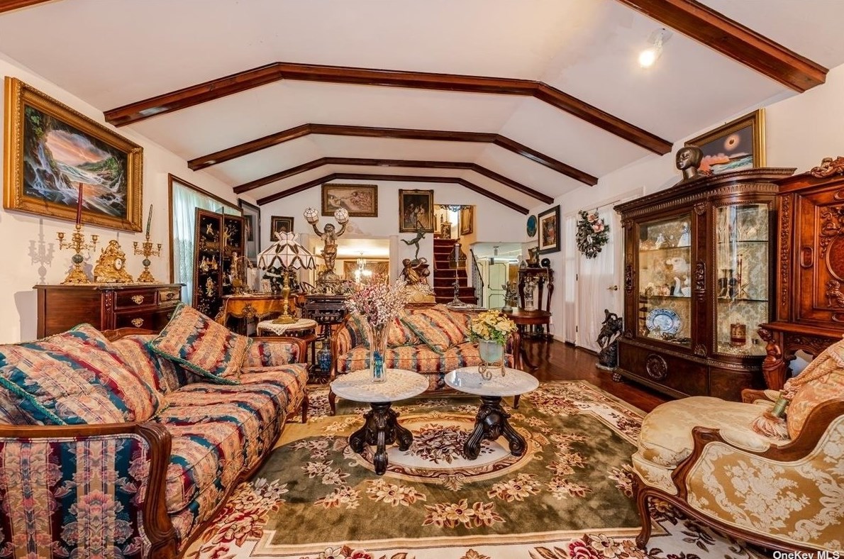 476 Main St, Hunt NY  11743-3137 exterior