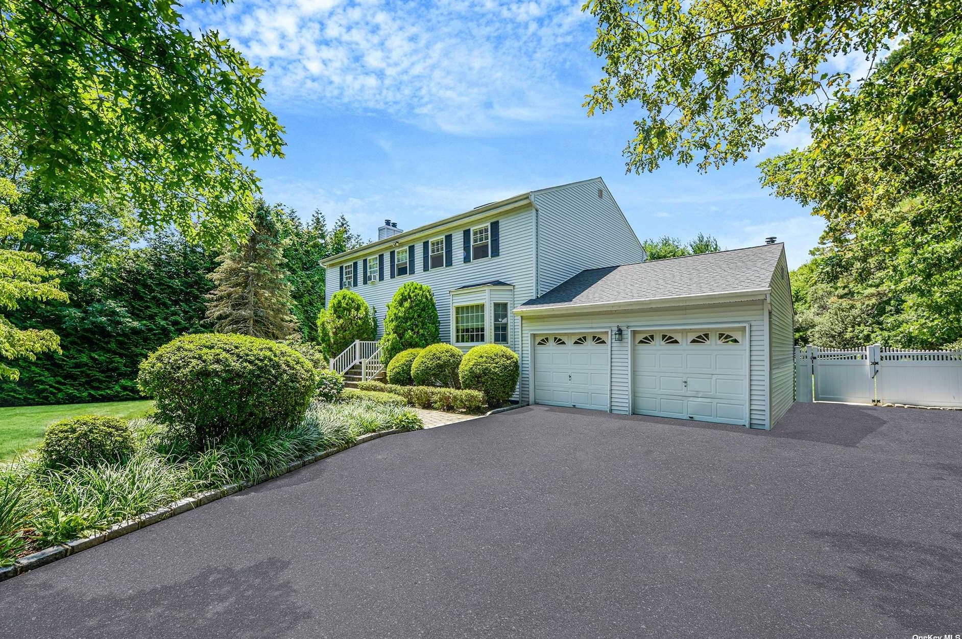 264 Chestnut St, Prt Jefferson Station, NY 11776-3148