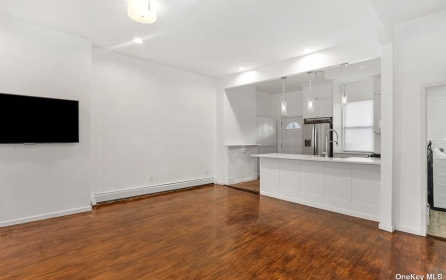 15 Roosevelt Pl, Brooklyn, NY 11233-3115