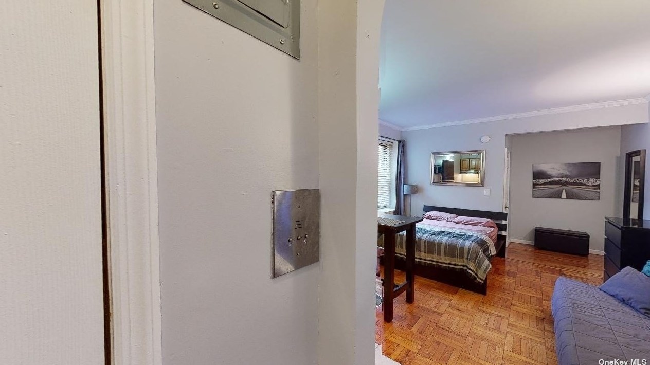 37-21 80th St #6l, Flushing, NY 11372