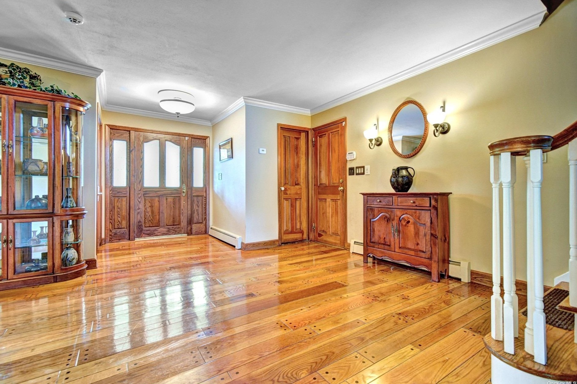 178 Connetquot Dr, Oakdale, NY 11769