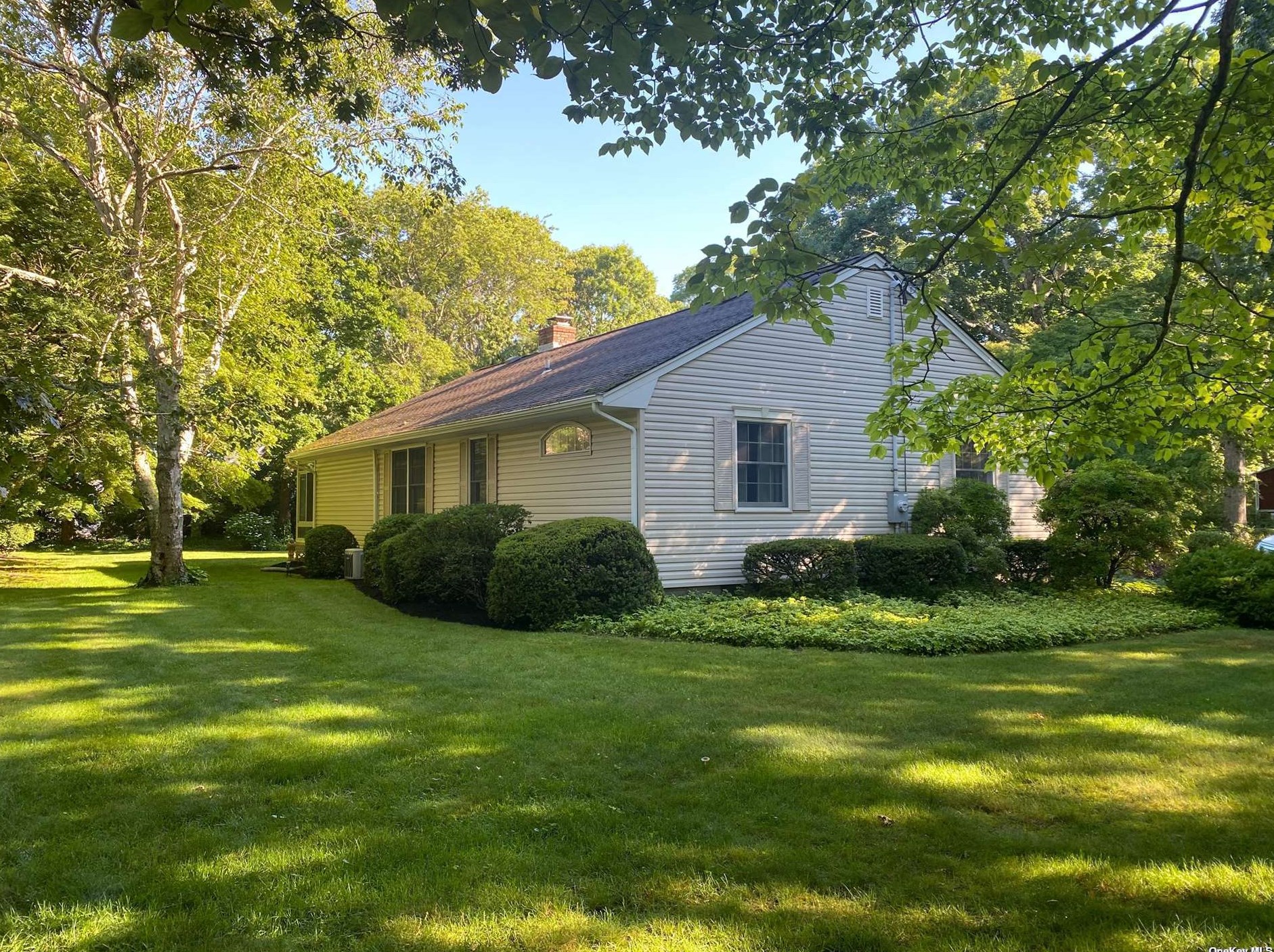 1475 Peconic Bay Blvd, Laurel, NY 11948