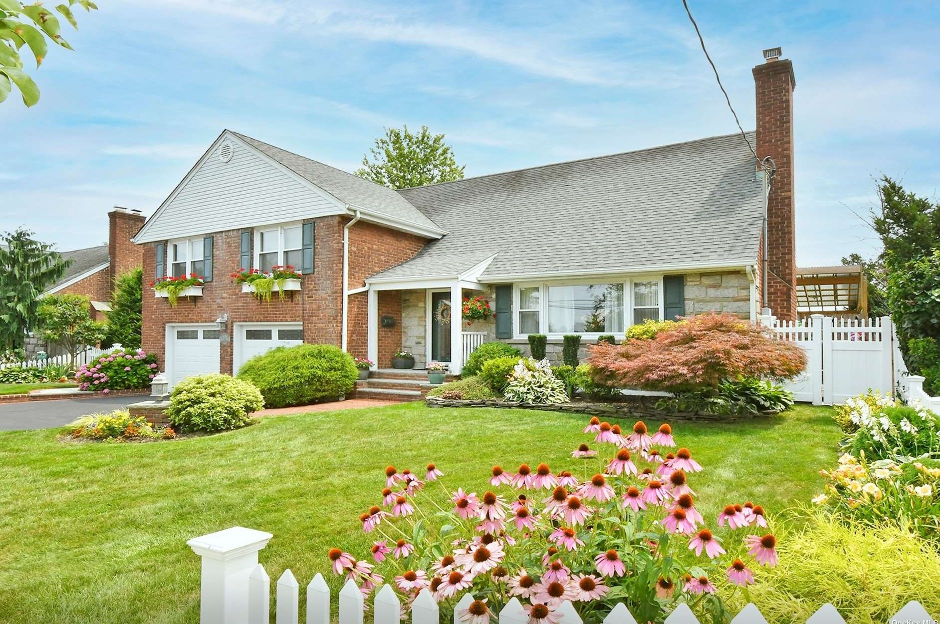 638 Foxhurst Rd, North Baldwin, NY 11510-3748