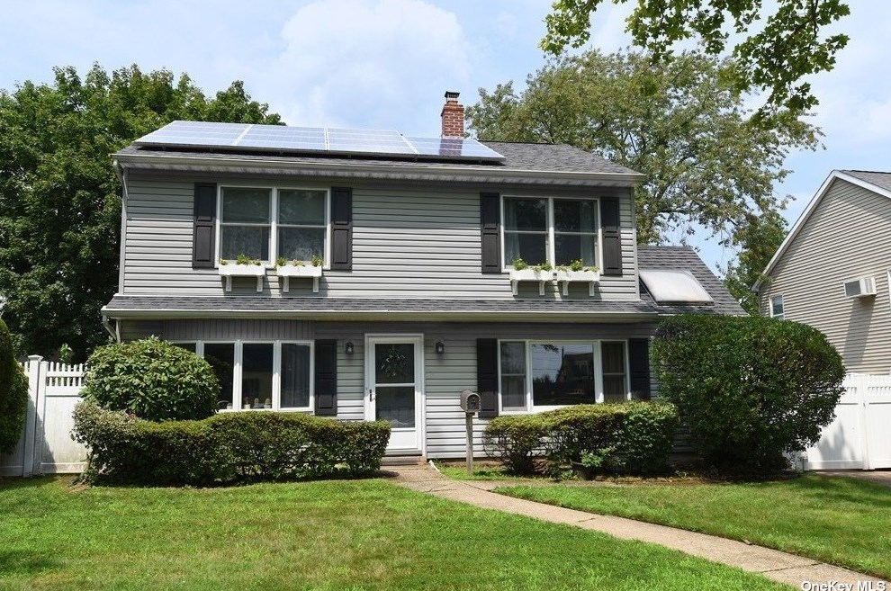 7 Hilltop Rd, Plainedge, NY 11756-2211