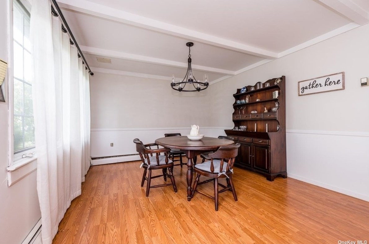 29 Vista Ln, Plainedge, NY 11756-2608