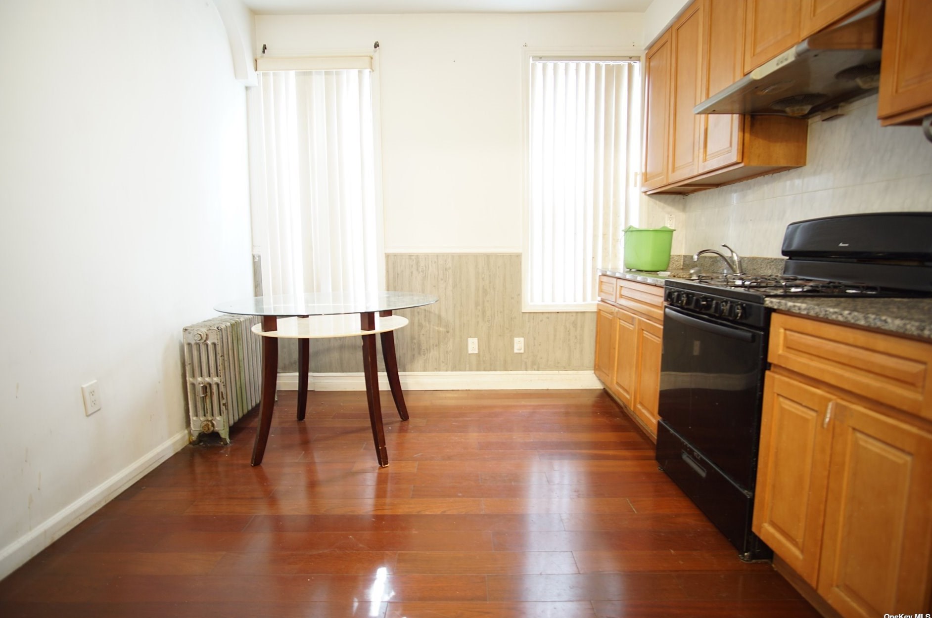 127-08 89th Ave #1st Fl, Jamaica, NY 11418