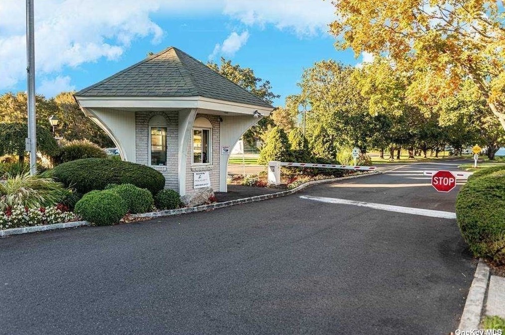 314 Elton Ct, Head Of The Harbor NY  11780-3369 exterior