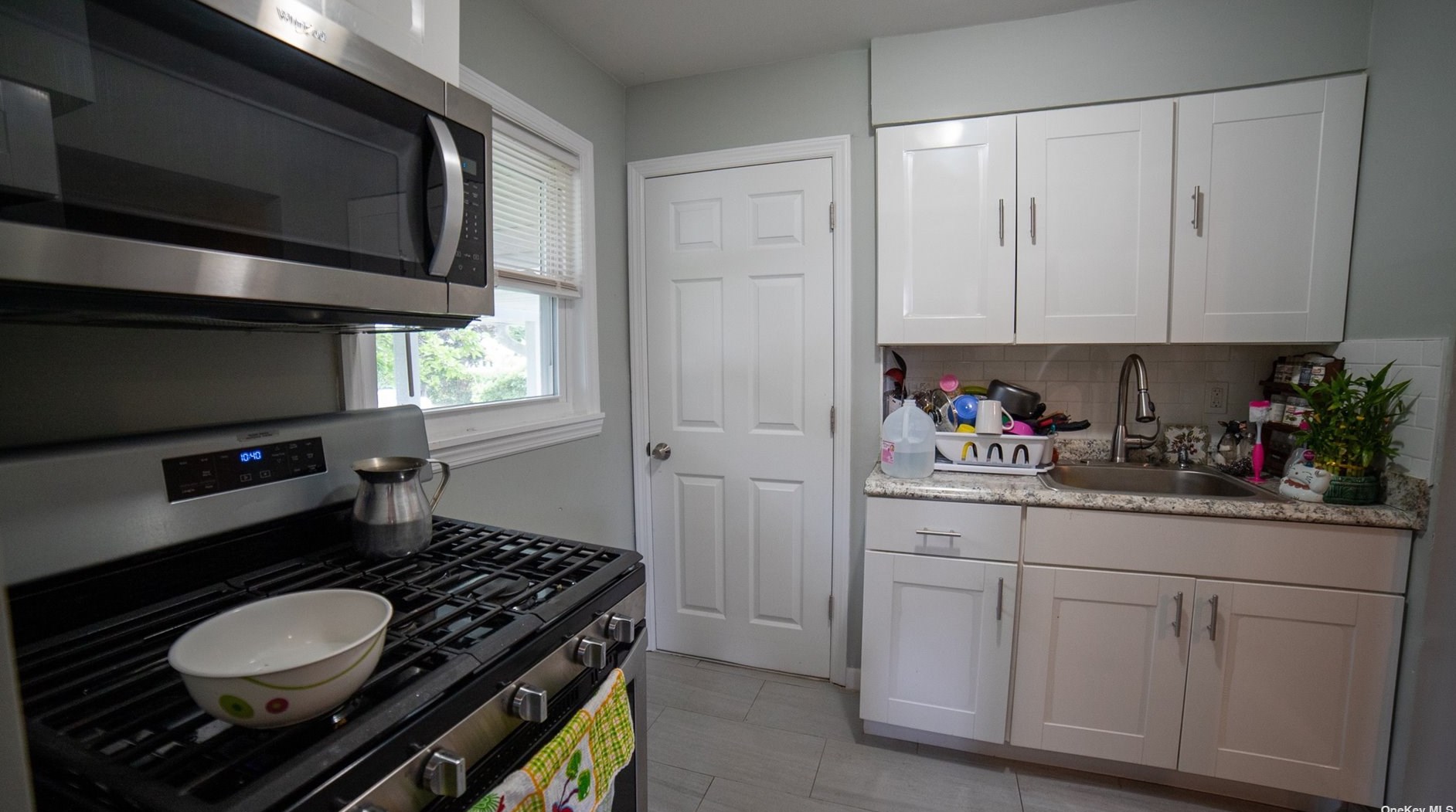 156 President St, Hempstead NY  11550-4725 exterior
