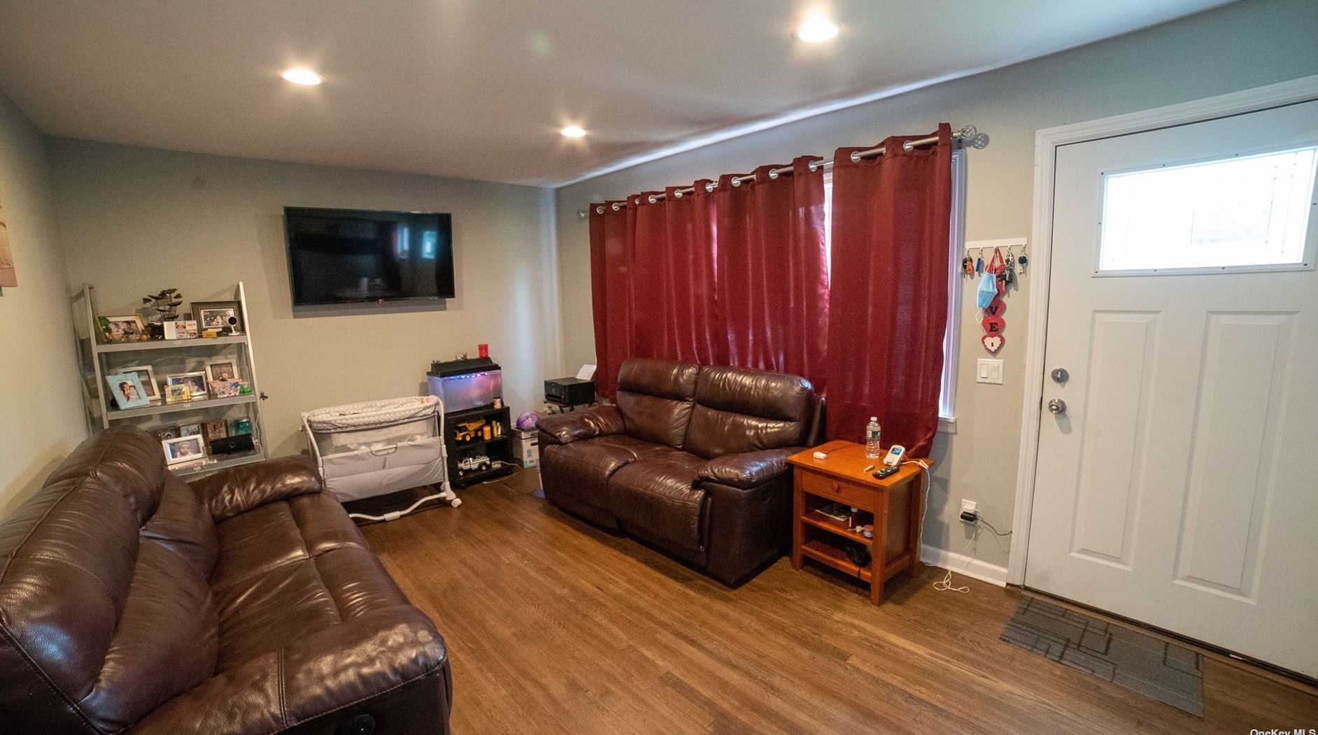 156 President St, Hempstead NY  11550-4725 exterior