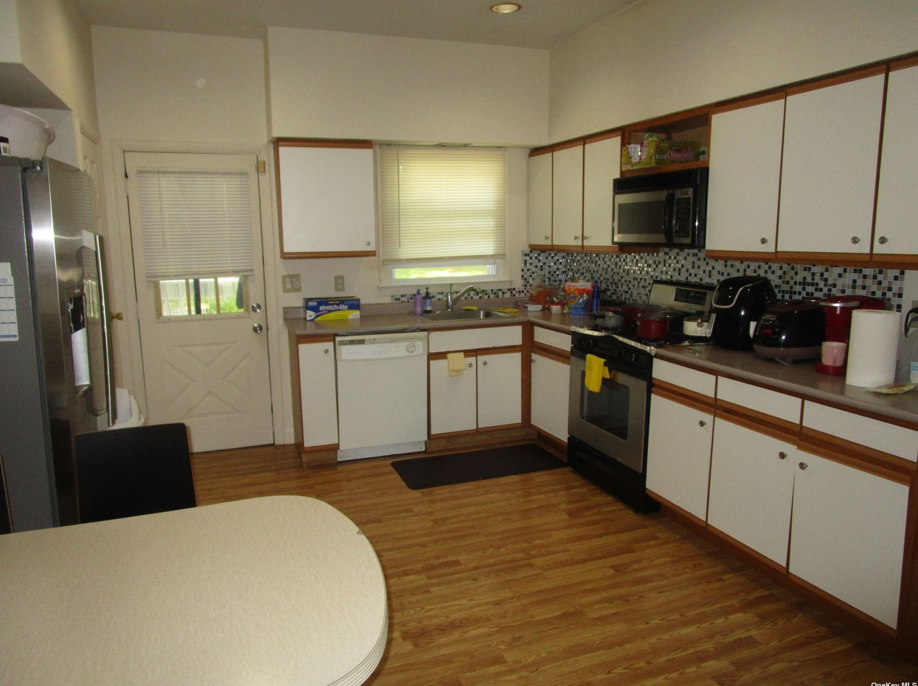 1 Meroke Trl, Prt Jefferson Station, NY 11777-1407