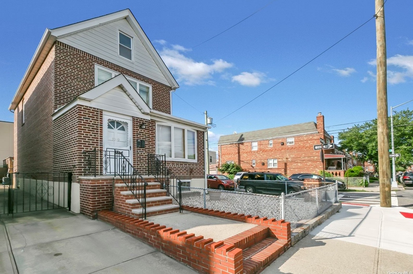 70-19 60th Ave, Flushing, NY 11378-3412