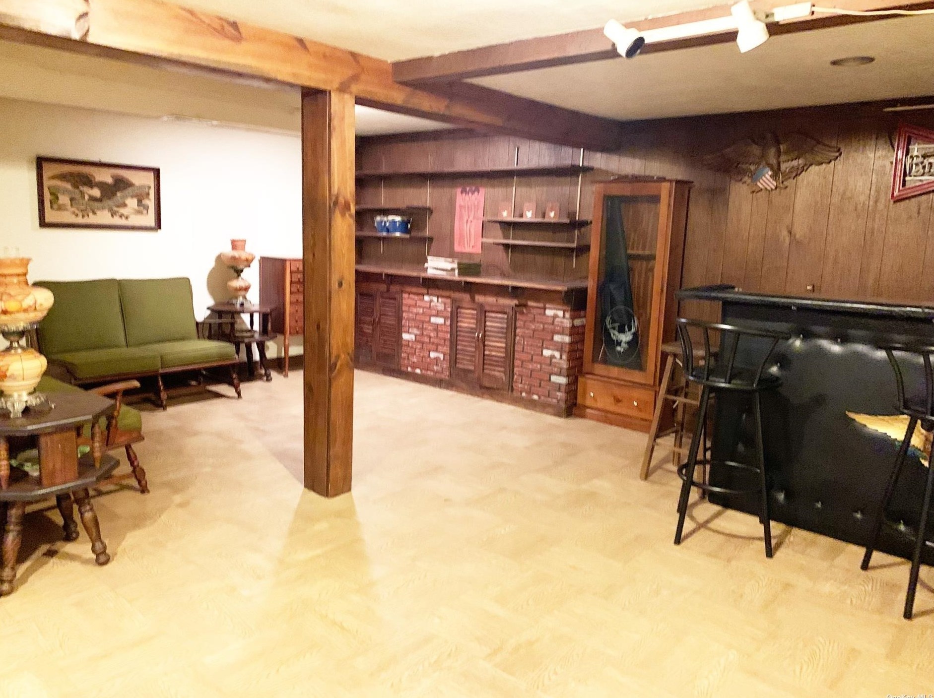 4 Salem Ln, Selden NY  11784-1211 exterior