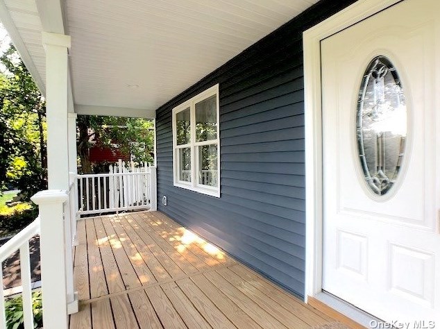 205 Sioux St, Hauppauge, NY
