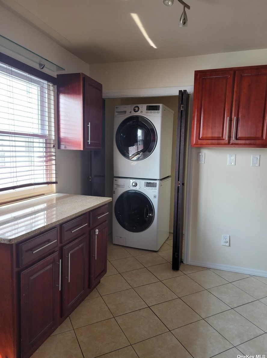 15-21 Bell Blvd, Flushing NY  11360-1209 exterior