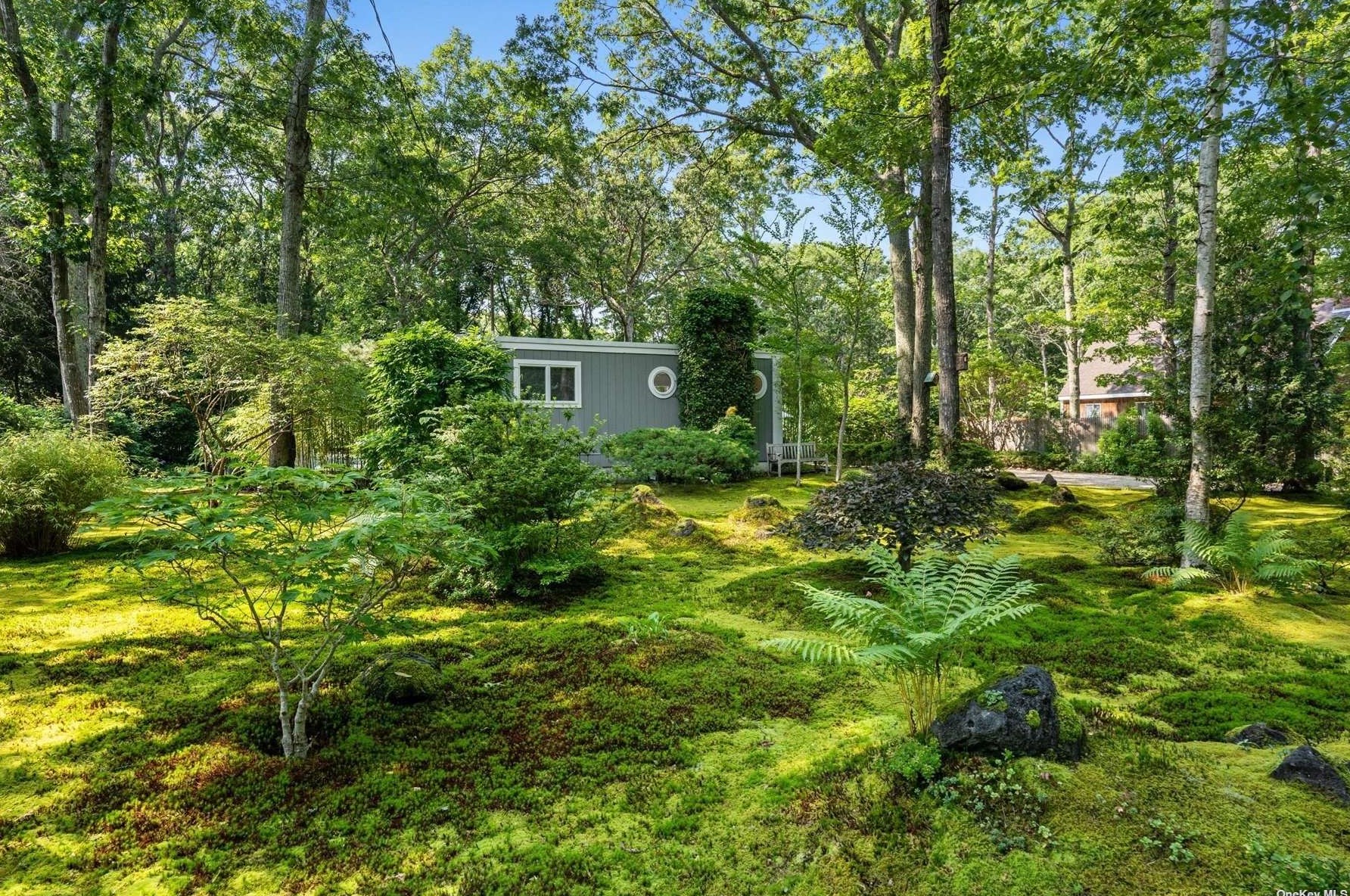 20 Deep 6 Dr, East Hampton, NY 11937