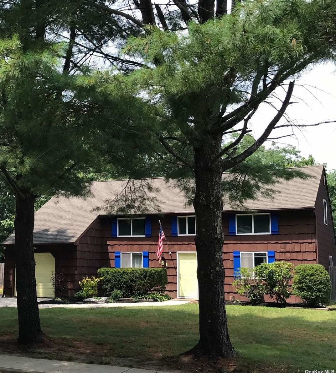 181 Beaver Dam Rd, Brookhaven, NY 11719