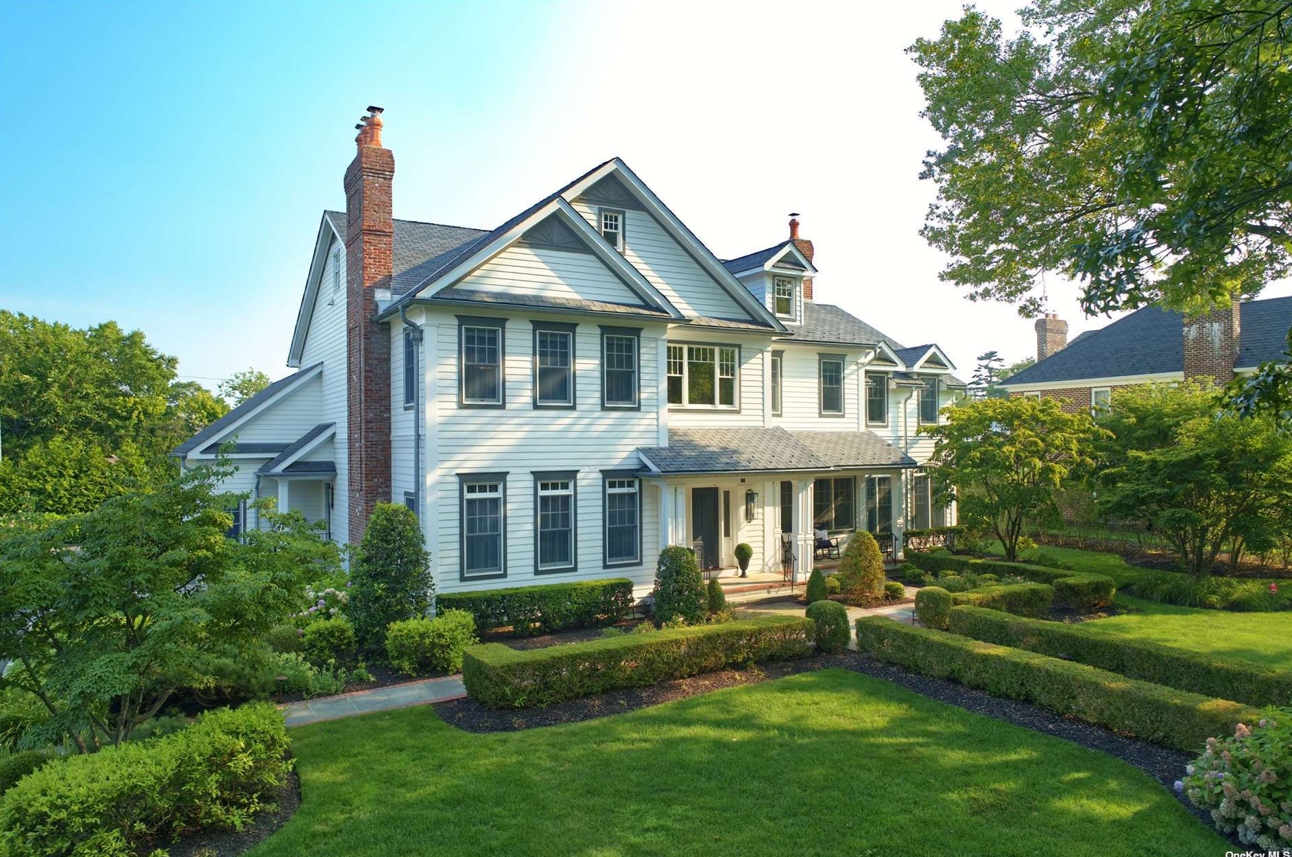 86 5th St, Garden City, NY 11530-4410